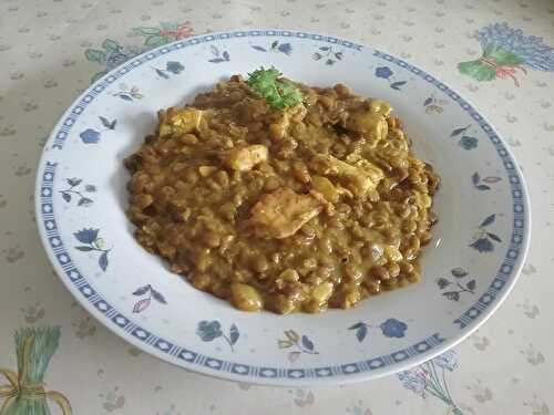 Lentilles et blancs de poulet au curry et au lait de coco