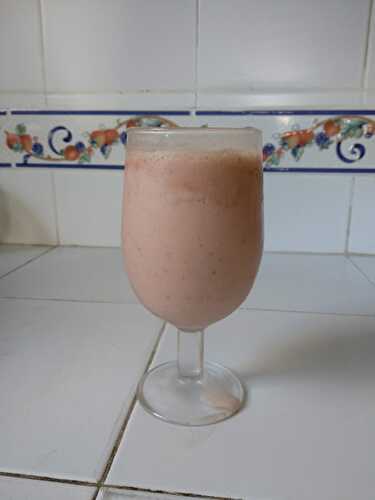 Milkshake de fraises à la mangue