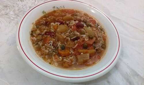 Minestrone de légumes variés au riz à la Florentine