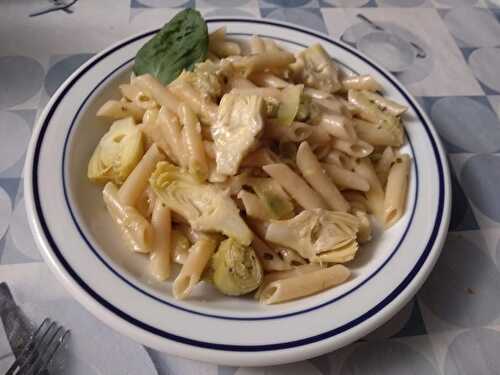 Pâtes penne et fricassée d’artichauts au vin blanc