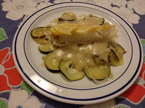 Pavés de cabillaud à la vapeur au citron et courgettes sautées à l’ail et au parmesan