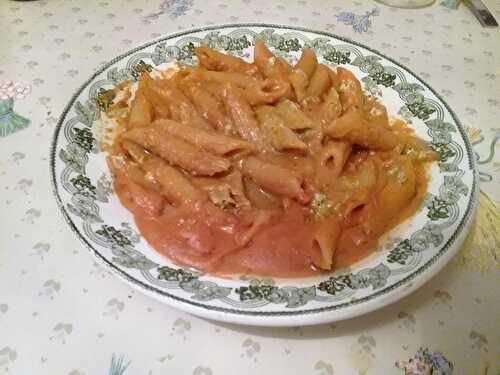 Penne rigate en sauce au rhum et aux 5 fromages