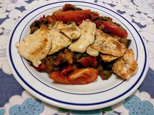 Poêlée de suprême de poulet et de légumes d’été grillés