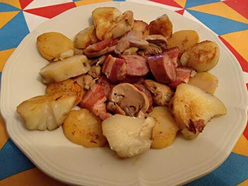 Poêlée de topinambours et champignons au lard et aux saucisses