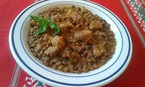 Poitrine de porc aux lentilles en vinaigrette