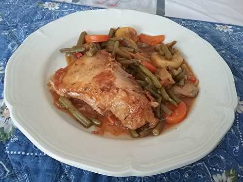 Poulet aux légumes méditerranéens en cocotte