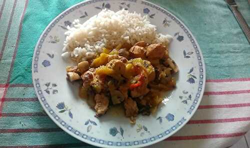 Poulet et légumes au curry vert et au lait de coco