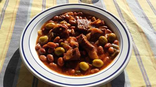 Ragoût de boeuf aux haricots rouges et aux olives