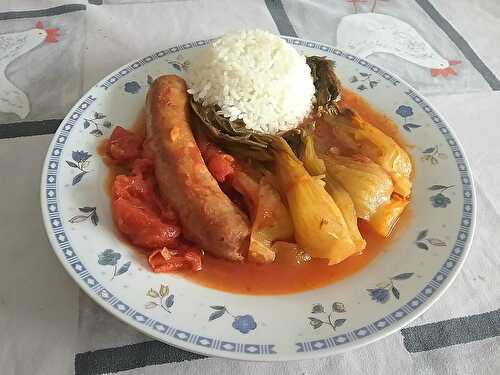 Rougail de saucisses aux pak choïs à la tomate