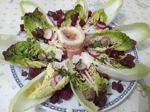 Salade de dova rouge et endives au fromage de chèvre chaud sucré-salé