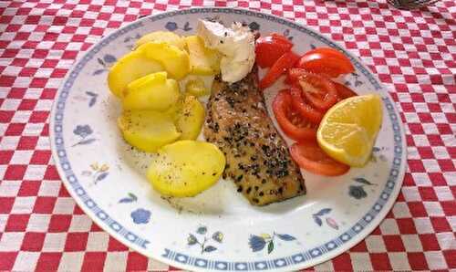 Salade de filets de maquereaux fumés au poivre