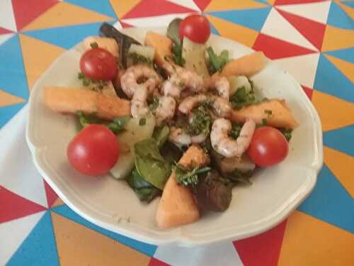 Salade de papaye mûre et poêlée de gambas au piment