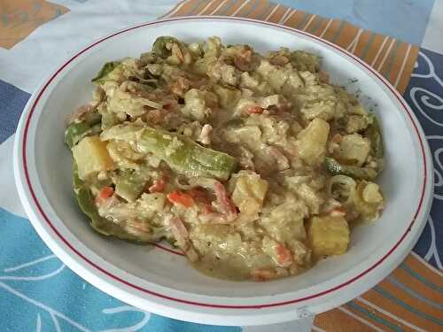 Sauté de boeuf haché aux légumes au beurre de cacahuètes