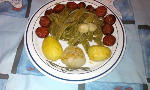 Sauté de haricots verts plats et chorizos à la pâte de piment au combava et gingembre