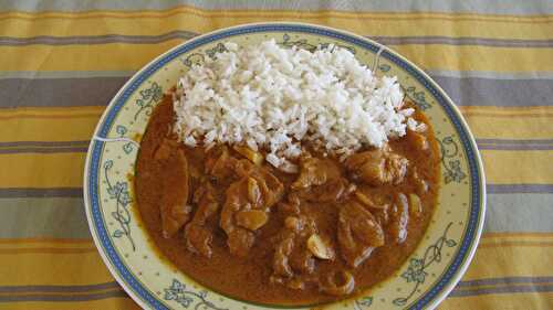 Sauté de porc aux tomates et lait de coco comme un rougail