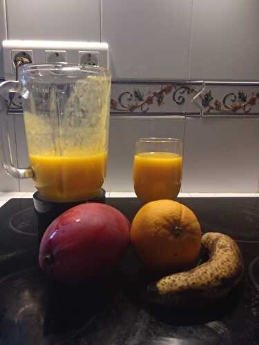 Smoothie de mangue et oranges à la banane
