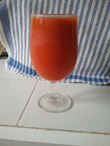 Smoothie groseille - grenade - nectarine