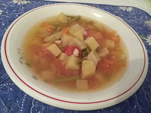 Soupe asiatique aux légumes printaniers et au bœuf