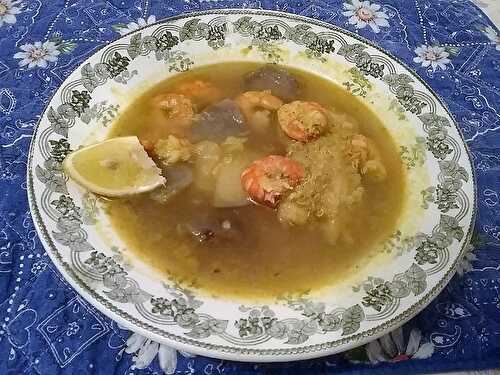 Soupe de poissons et crevettes au quinoa