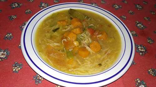 Soupe de poule au pot ou puchero con fideos