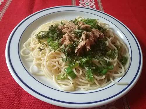 Spaghetti au thon et aux poivrons verts