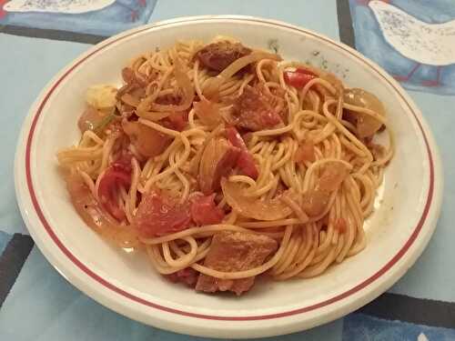 Spaghetti aux poivrons et au poulet sauce aigre-piquante