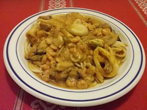 Spaghetti et fruits de mer épicés au curry - Les marmites de Marphyl