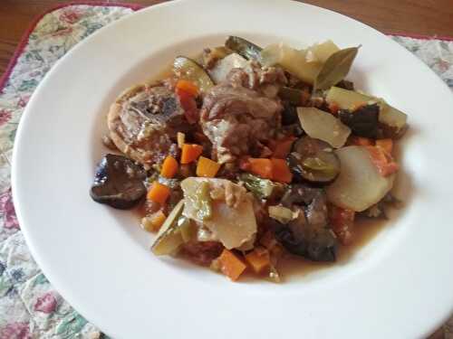 Tajine d’agneau au chou rave et aux aubergines