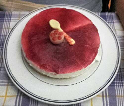 Tarte à la mousse de yaourt grec et coulis de fruits rouges