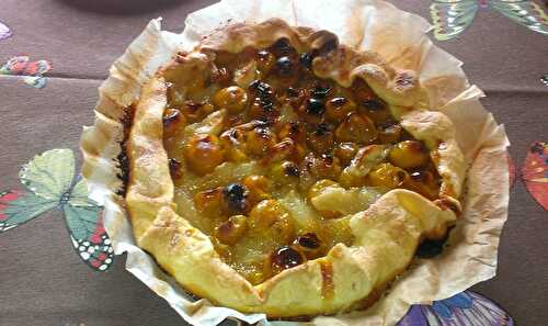 Tarte rustique aux mirabelles et aux poires