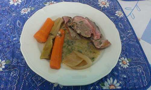 Tête de veau aux 3 sauces ( Gribiche et ravigote chaude ou froide )