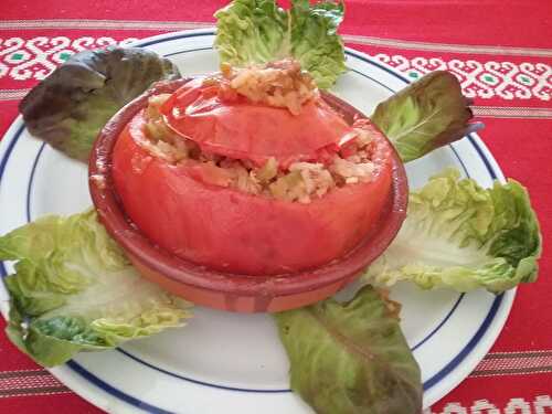 Tomates farcies au thon et au riz