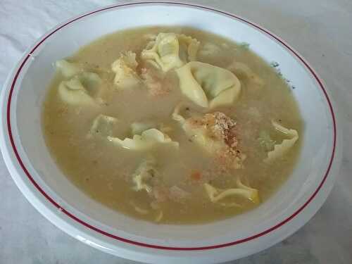 Tortellini à la ricotta et velouté de légumes au parmesan et aux épinards