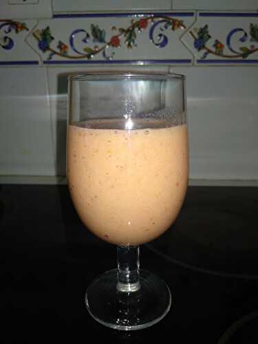 Smoothie de fraises à la banane et à l’ananas