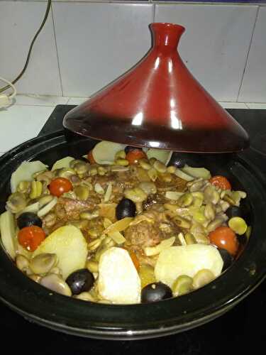 Tajine d’agneau et fèves aux pommes de terre et au citron confit