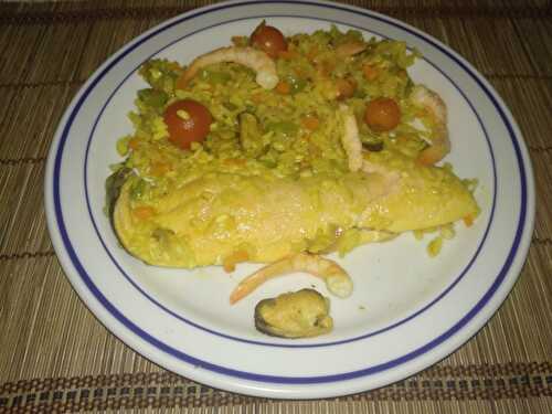 Filets de queue de saumon et riz au curry