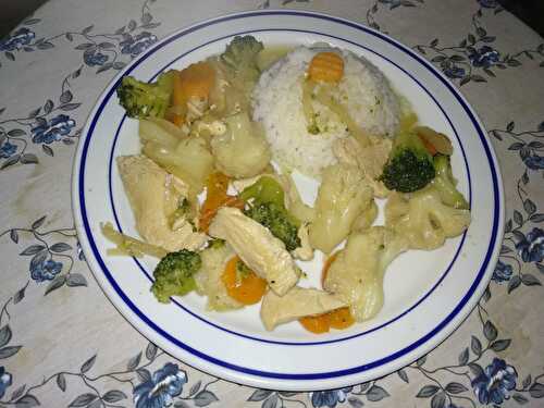Wok de poulet au chou-fleur et brocoli