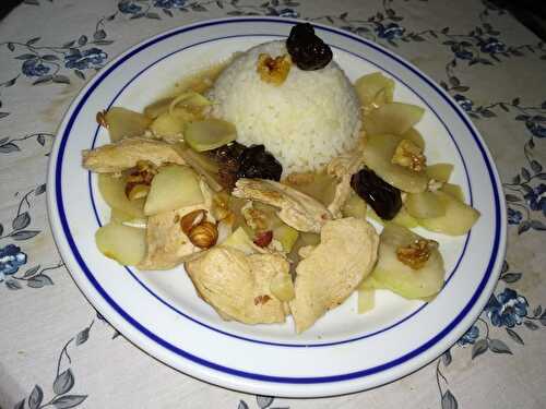 Chou rave au poulet et aux fruits secs