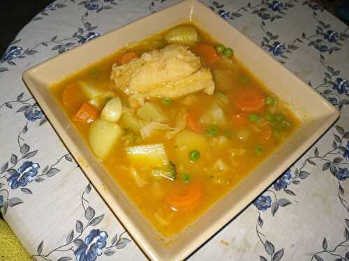 Soupe de légumes à la tomate et dos de morue