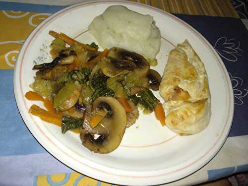 Poêlée de chou kale et de champignons et blancs de poulet