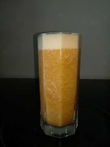 Smoothie de banane au pamplemousse et aux oranges