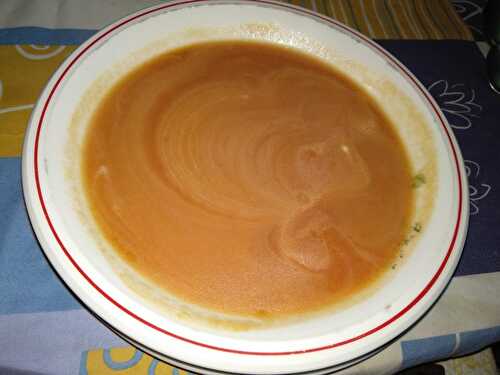 Soupe de tomates aux poireaux et aux pommes de terre
