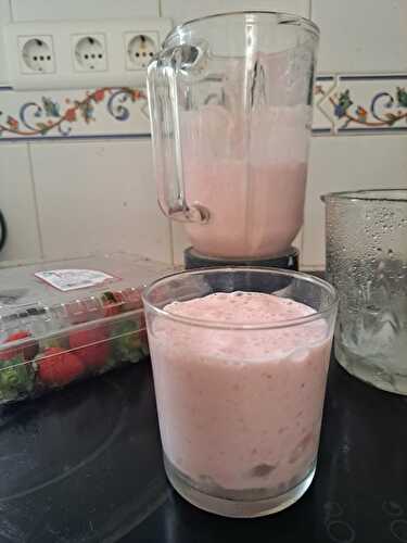 Milkshake de fraises et de melon à la vanille