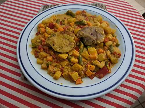 Filet mignon de porc et macédoine de légumes au curry