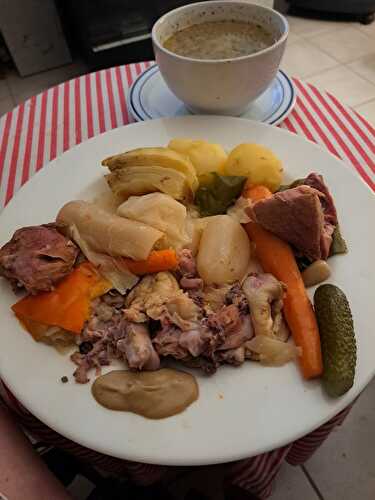 Pot au feu de joues et pieds de porc