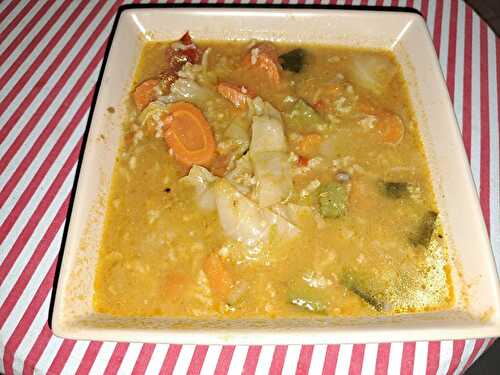 Potage aux légumes de pot au feu et au riz avec sa « mique »