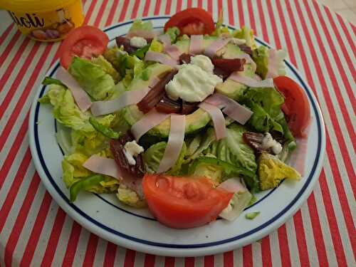 Salade variée à l’avocat et à la betterave à l'aïoli et vinaigrette à la vanille