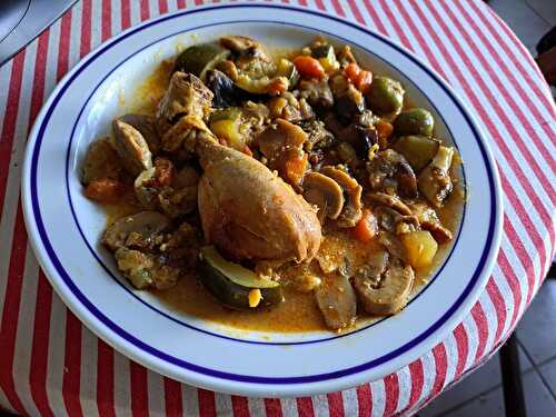 Curry de poulet aux aubergines et courgette