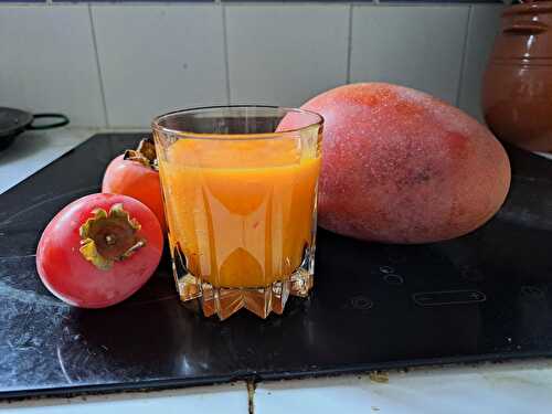 Smoothie de mangue aux kakis et aux épices