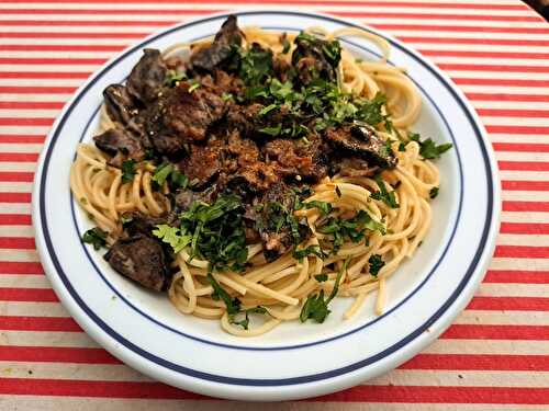 Spaghetti aux champignons et filet de truite fumé